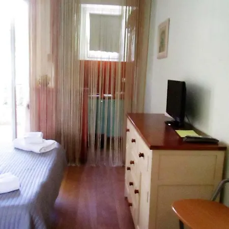 In Rue Halevy - Ric Nizza